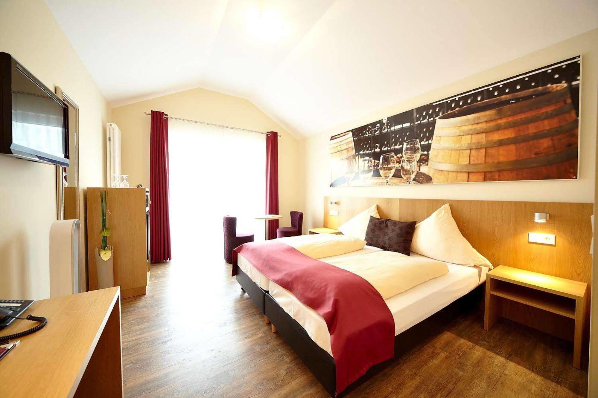Christiana'S Wein & Art Hotel Bernkastel-Kues Exterior foto